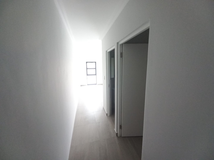 1 Bedroom Property for Sale in Table View Western Cape